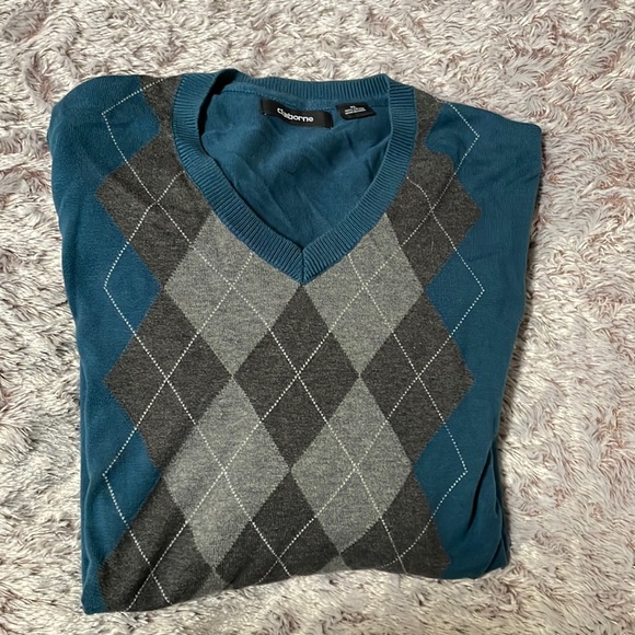 Men’s Sweater with argyle pattern down center - Picture 2 of 2